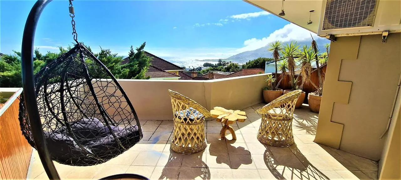 African Groove Camps Bay Cape Town 4*,