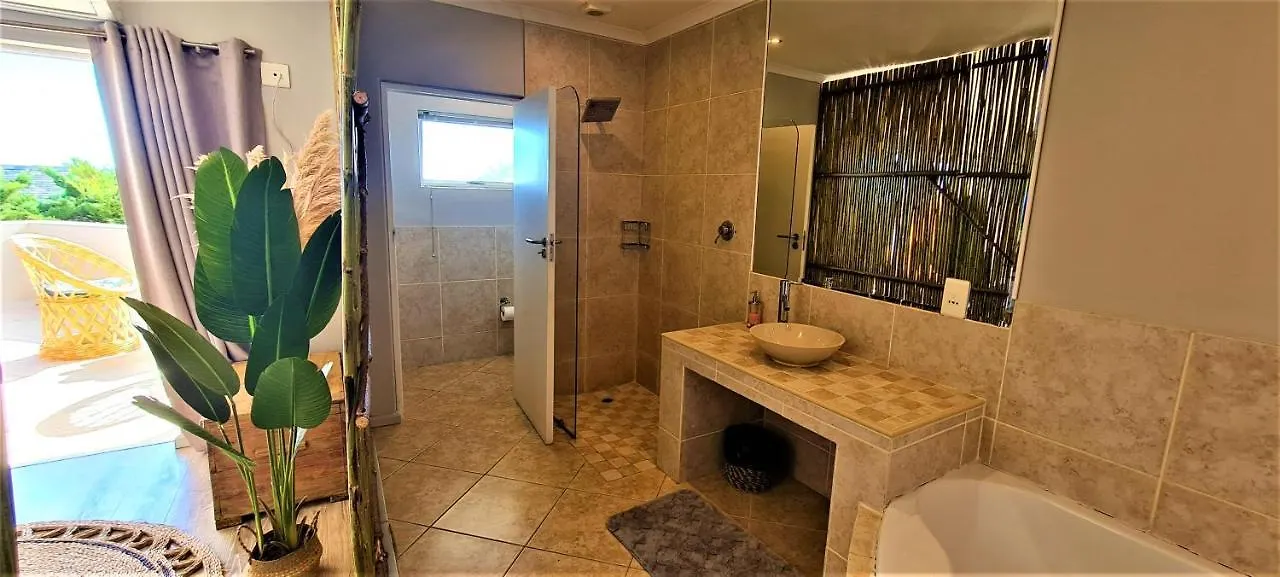 **** Guest house African Groove Camps Bay Cape Town South Africa