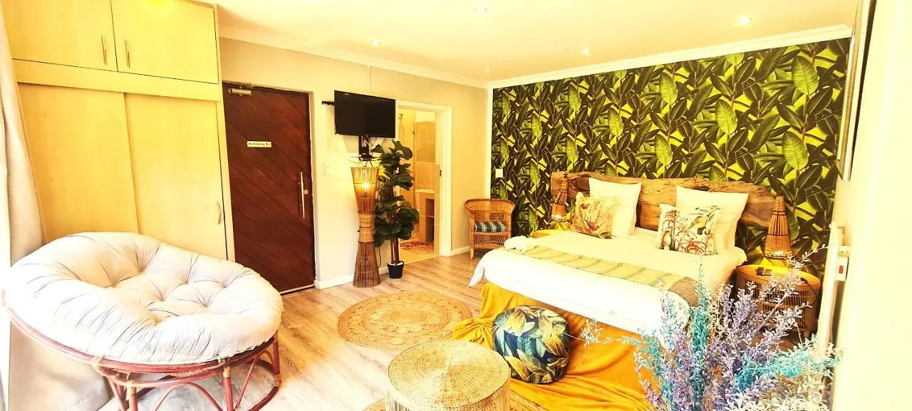 African Groove Camps Bay Cape Town Guest house