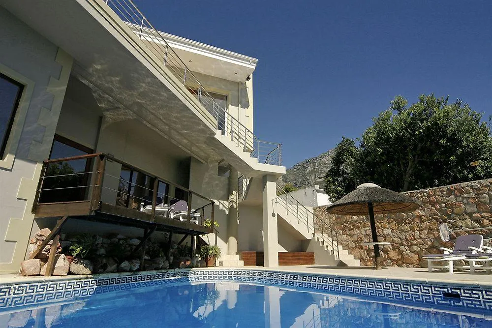 African Groove Camps Bay Cape Town Guest house