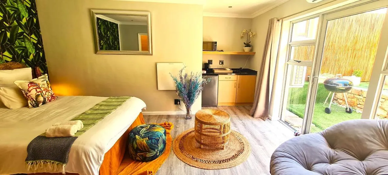 Guest house African Groove Camps Bay Cape Town