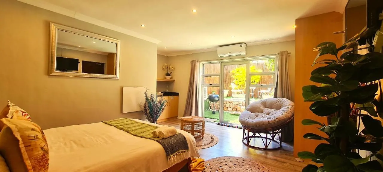 African Groove Camps Bay Cape Town 4*,