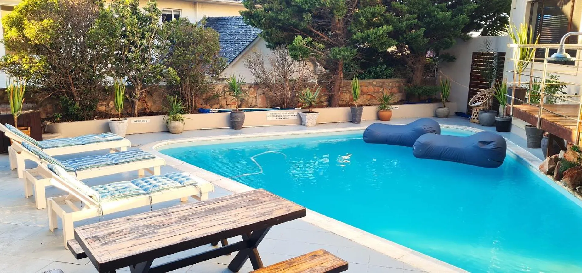 African Groove Camps Bay Cape Town Guest house