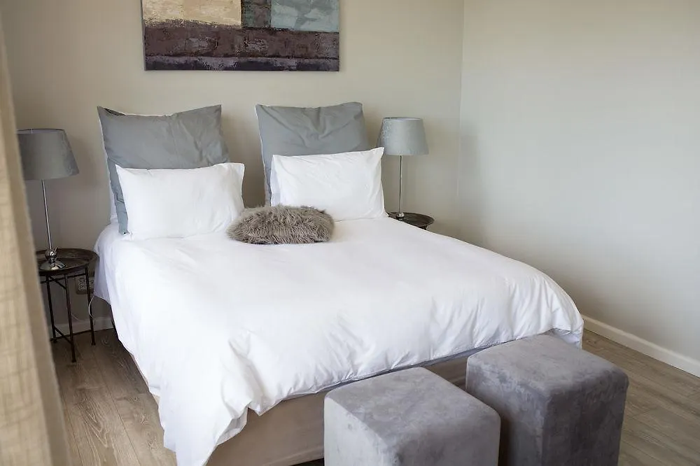 **** Guest house African Groove Camps Bay Cape Town South Africa