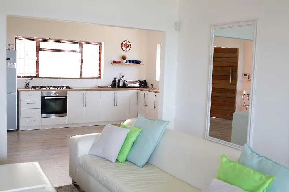 Guest house African Groove Camps Bay Cape Town