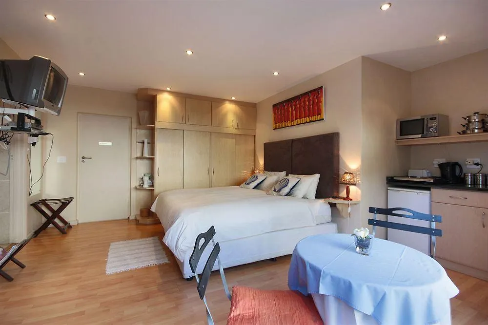 **** Guest house African Groove Camps Bay Cape Town South Africa