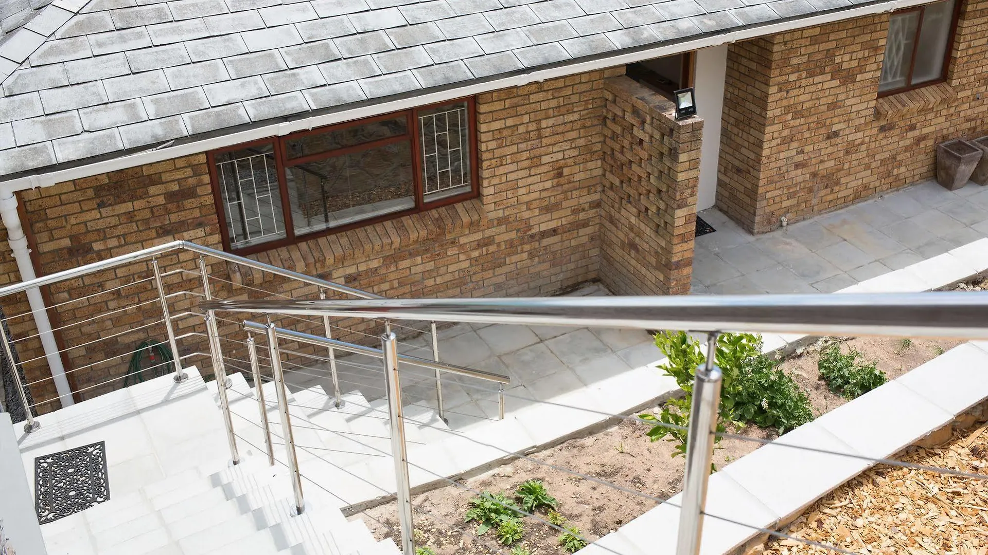 African Groove Camps Bay Cape Town Guest house