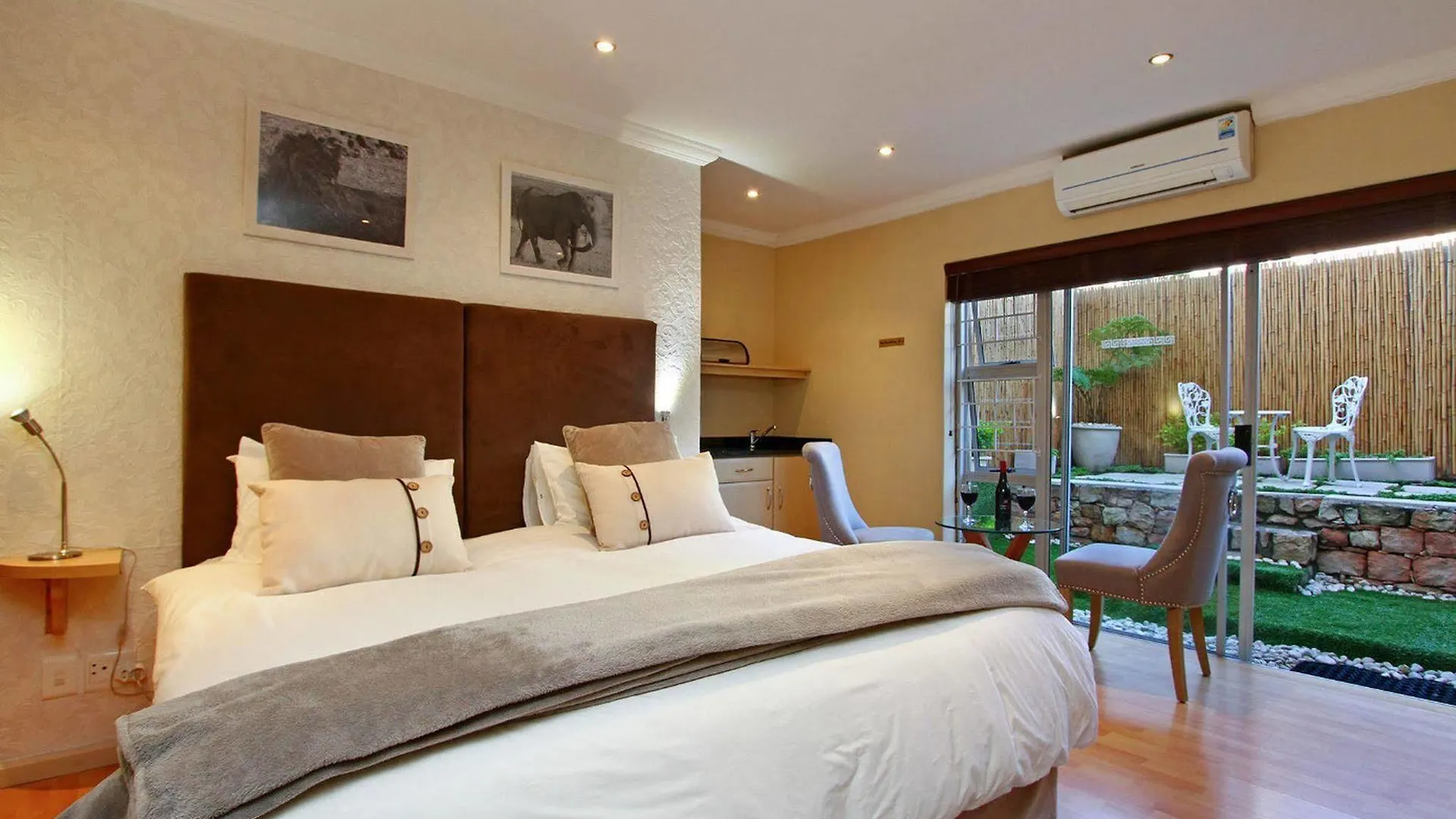 Guest house African Groove Camps Bay Cape Town