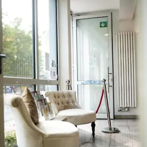 https://stadthotel-am-adenauerplatz.com-bavaria.com